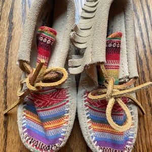 Minnetonka Moccasins Kid Size 10